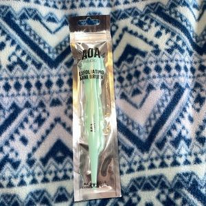 Exfoliating Mini Brush